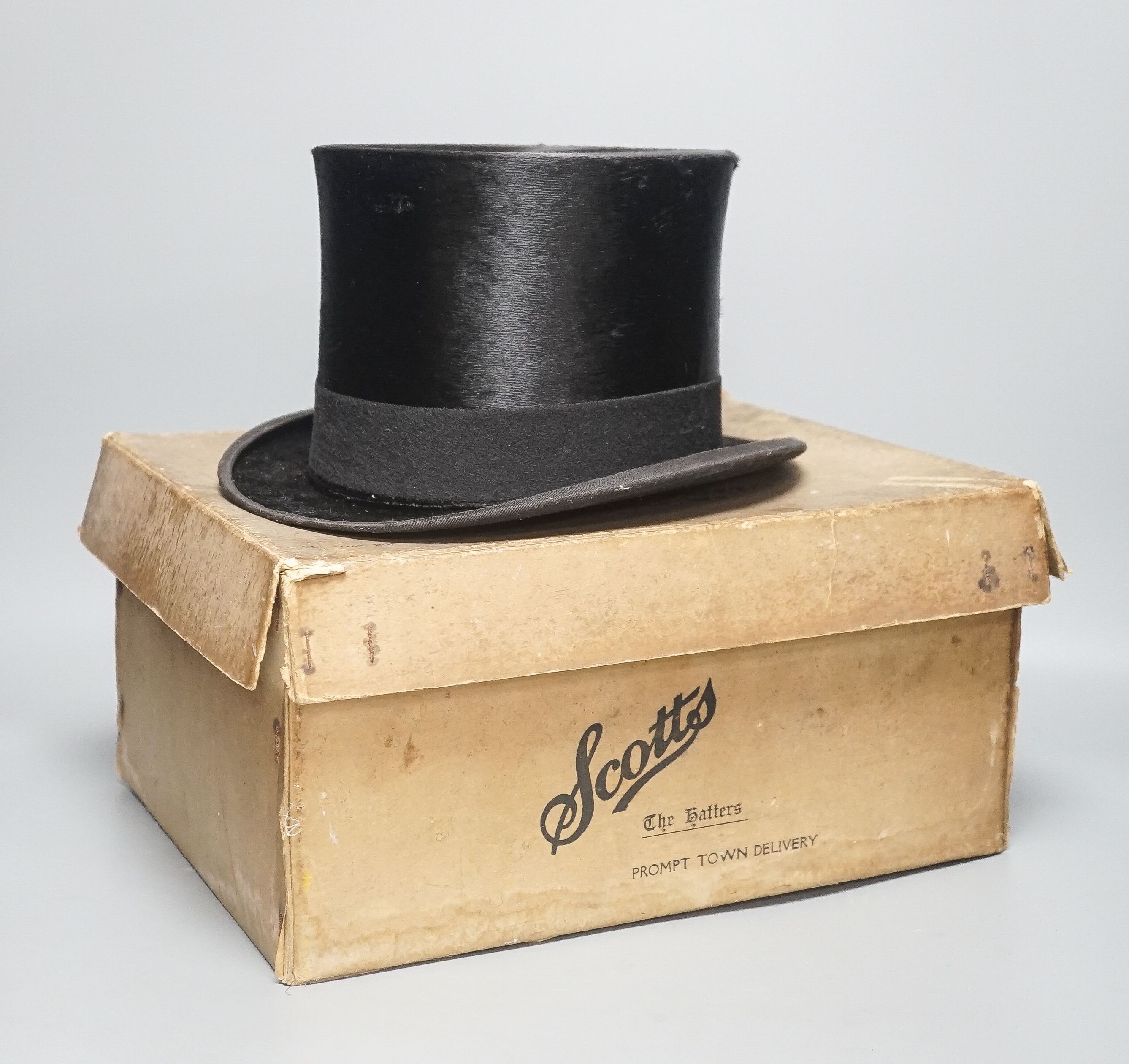 A Scott & Co. silk top hat, c.1932 (boxed)